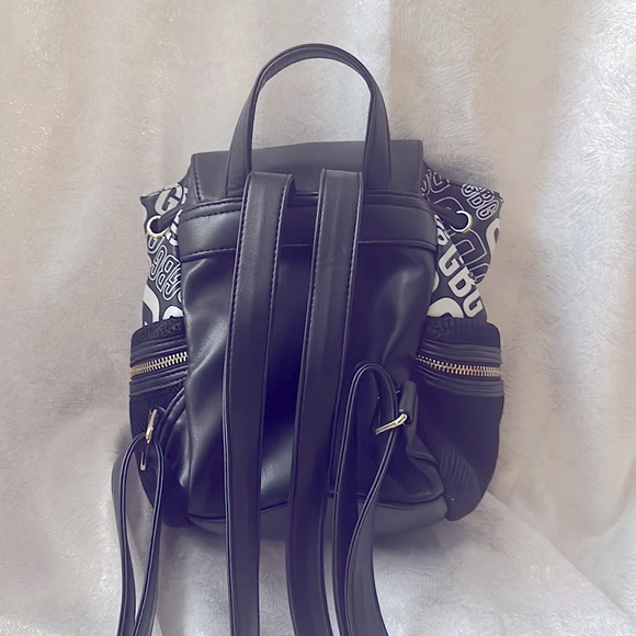 Guess Mini Backpack - Picture 2 of 3